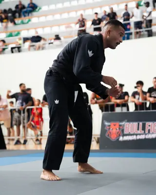Victor Hugo de Carvalho competing